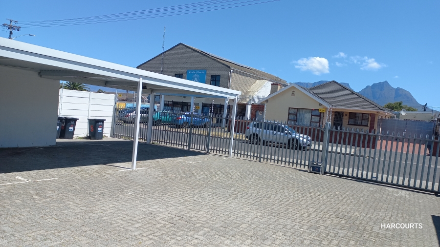 To Let 2 Bedroom Property for Rent in Rylands Western Cape